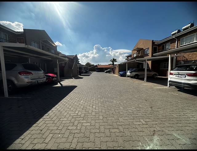2 BEDROOM SECTIONAL TITLE FOR SALE IN DALPARK
